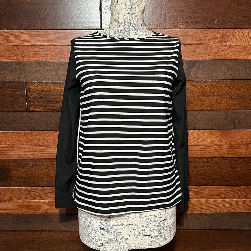 Old Navy Crew Neck Long Sleeve Black and White Horizontal Striped Blouse